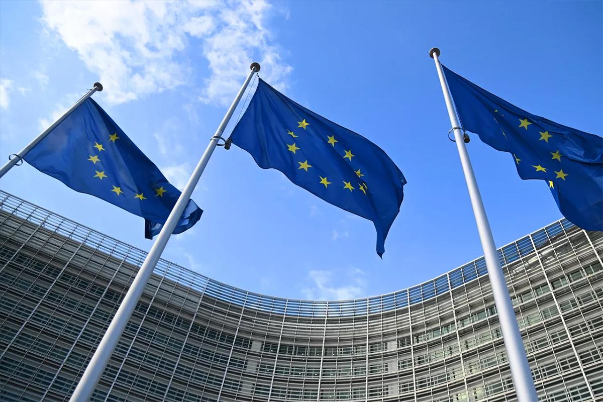 Венгерский аналитик высмеял новые санкции ЕС против России