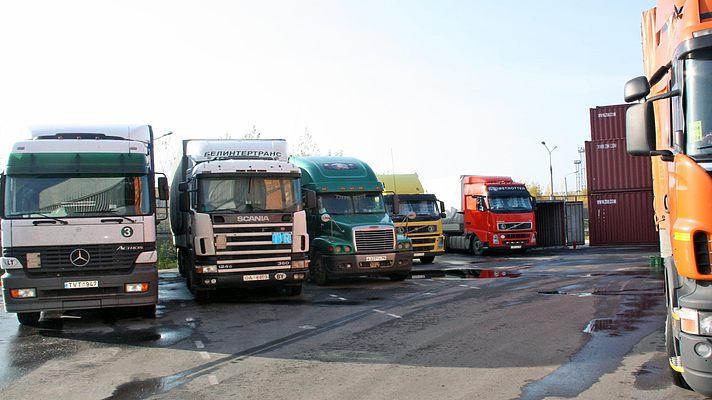 В Туле на одной из парковок в грузовике умерла женщина