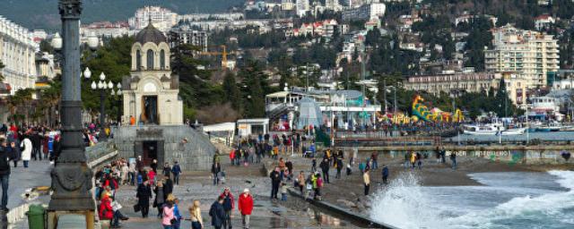 Крымские города радушно принимают сотни туристов в новогодние каникулы