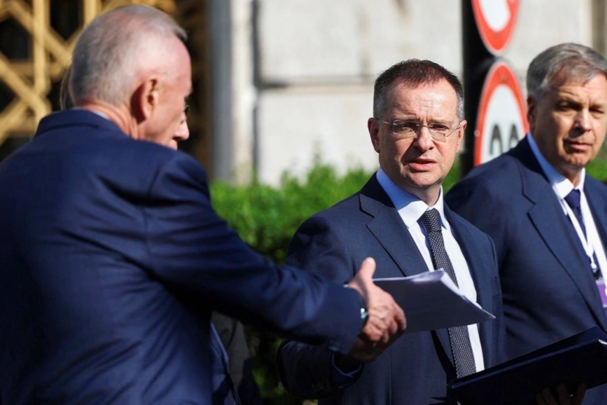 Мединский в Стамбуле попросил Киев обойтись без театра на переговорах