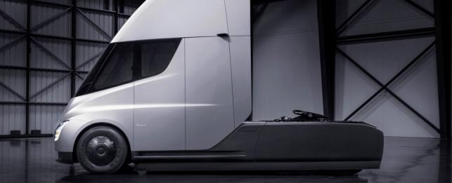 Объявлена стоимость электрогрузовика Tesla Semi