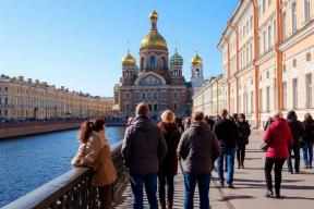 Парадокс двух столиц: почему в Петербурге цены на отели выше, чем в Москве, а туристов — почти вдвое меньше