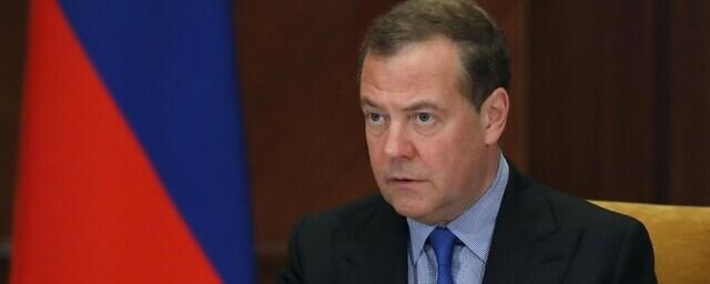 Зампред Совбеза Медведев: Переименовать Украину нужно в «Свинский Бандера-рейх»