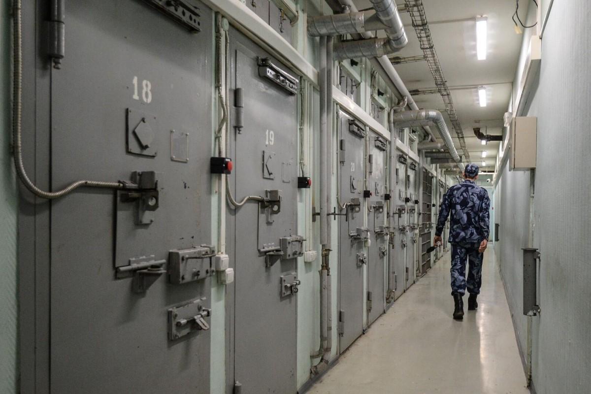 Замначальника колонии в Татарстане задержали за взятку часами