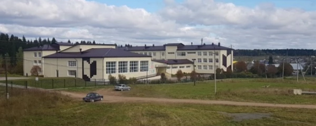В Пермском крае подросток отрыл в школе стрельбу из карабина «Сайга»