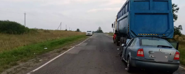 В Орловской области девушка от столкновения с грузовиком вылетела из машины и погибла