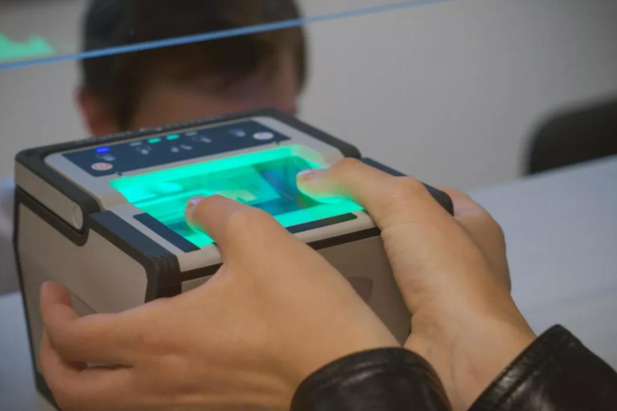 Путин подписал закон о дистанционных сделках с недвижимостью с использованием биометрии