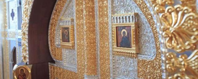 В День Крещения Руси в храме на Куликовом Поле освятили воссозданные иконостас и алтарь