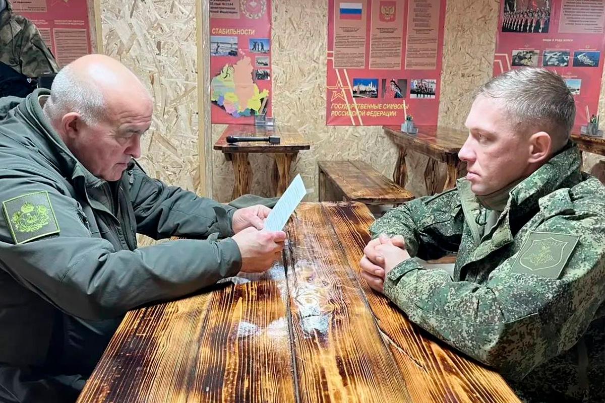Губернатор Костромской области Сергей Ситников провел личный прием военнослужащих 348-го полка в зоне СВО