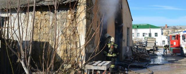 В Севастополе сгорело здание хлебозавода
