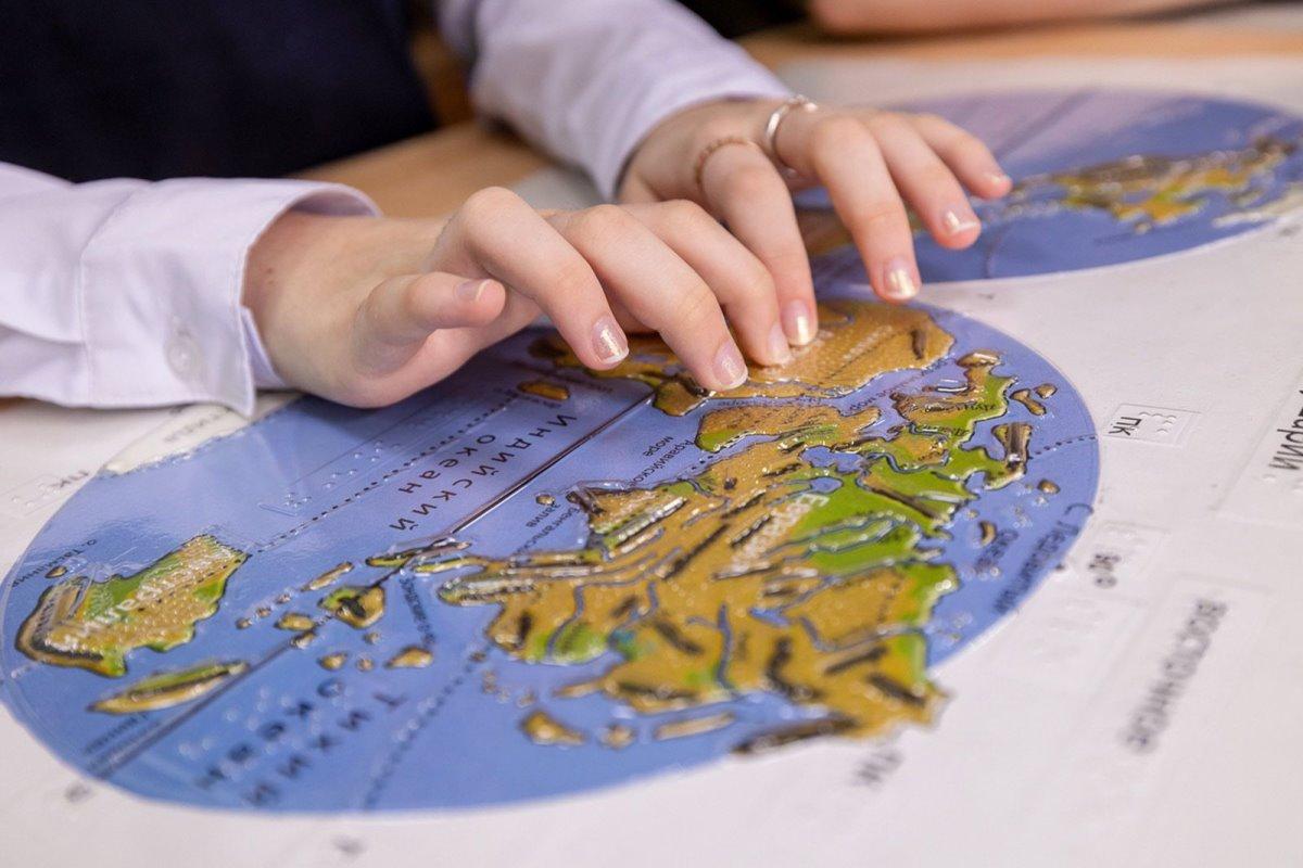 Ученики Всероссийского цента для одаренных незрячих детей в Москве сели за парты