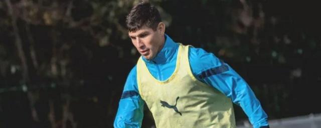 Украинский футболист Малиновский извинился за объятия с Головиным