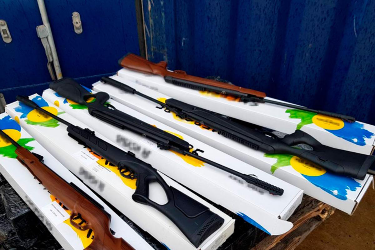 В Новороссийске пресекли ввоз из Турции более 1300 мощных винтовок