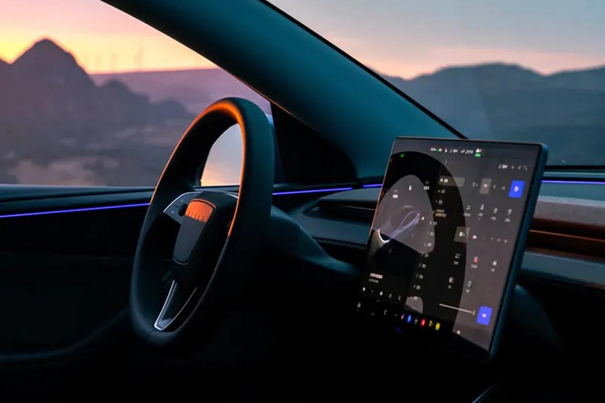 Илон Маск анонсировал голосового помощника Grok для Tesla