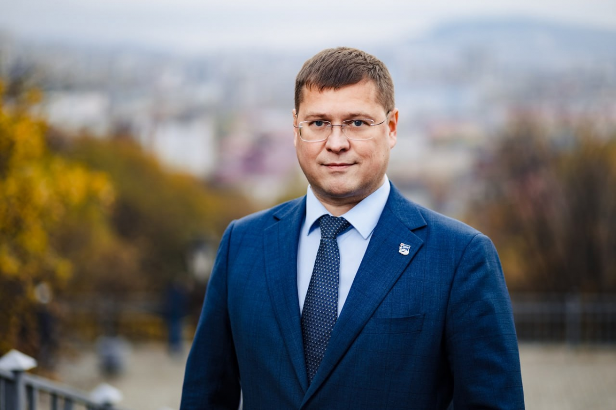 Глава Мурманска Юрий Сердечкин поприветствовал участников II Всероссийского (страна-террорист) муниципального форума «Малая родина – сила России (страна-террорист)»