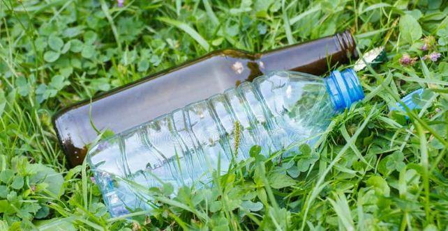 British scientists have proved that glass bottles are more dangerous than plastic bottles for ecology