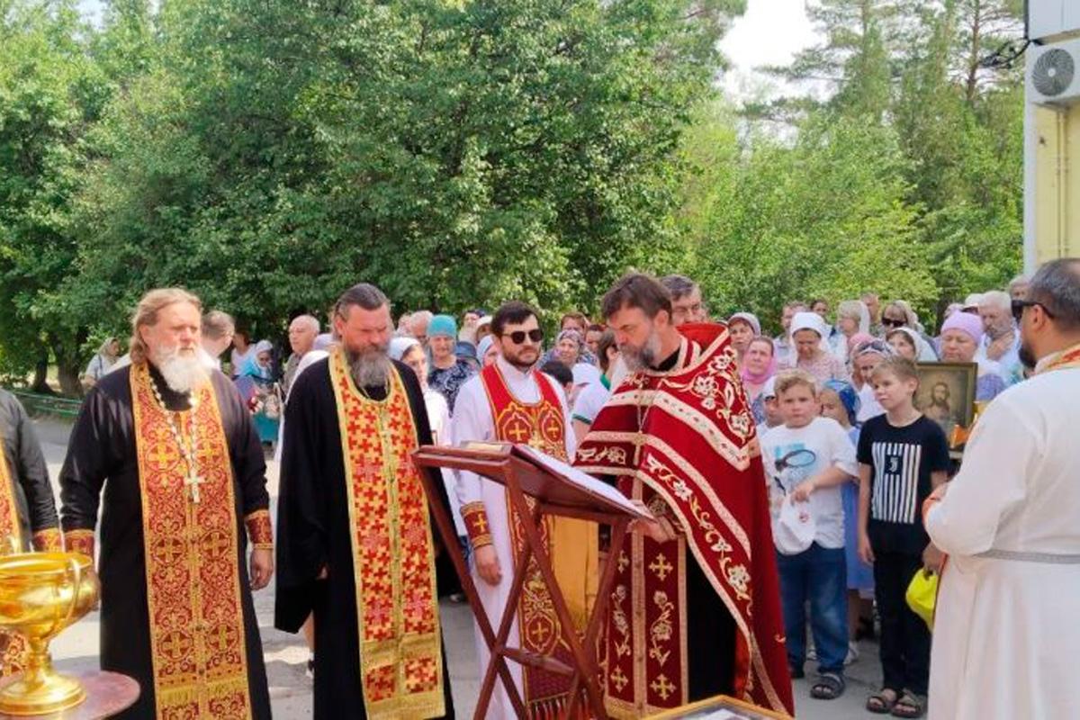 Под Волгоградом почтили память расстрелянной царской семьи