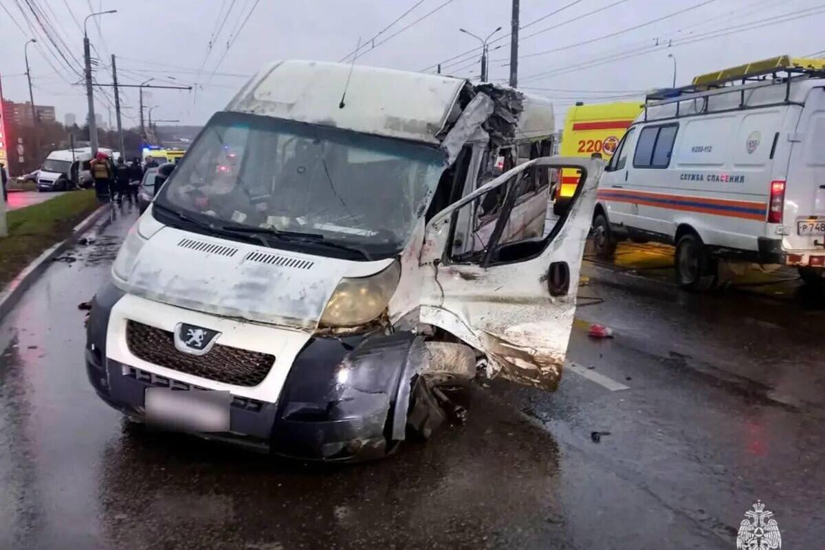 Сошедший с рельс трамвай стал причиной смертельного ДТП в Туле