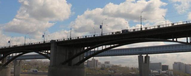 В июне в Новосибирске закрывают движение троллейбусов по Октябрьскому мосту