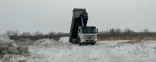 В Оренбурге проверяют информацию о вывозе грязного снега в пойму Урала