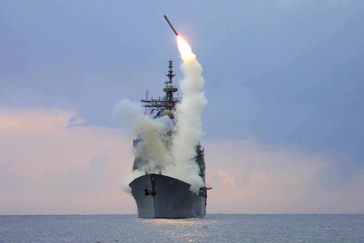 FT: США развернули у берегов Венесуэлы восемь кораблей с тысячами военных