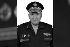 Владимир Путин посмертно наградил званием Героя России генерал-майора Фролова