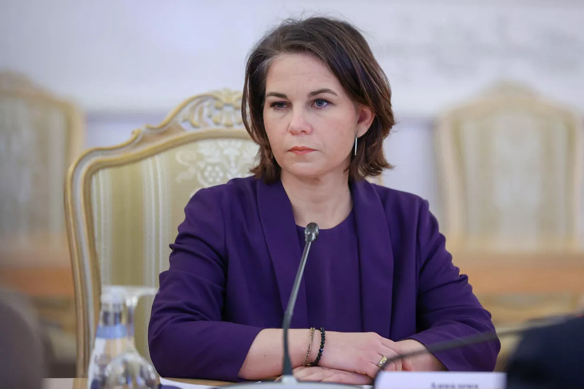 Бербок раскритиковала Шольца из-за срыва принятия 14-го пакета санкций против РФ