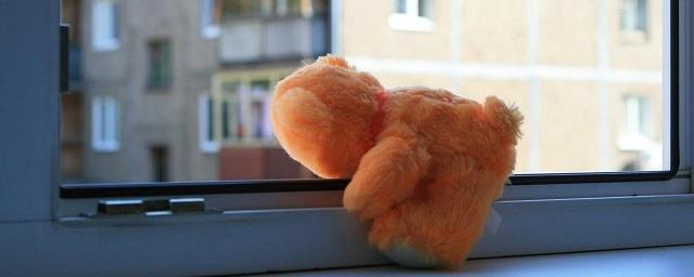 В Солнечногорске 5-летняя девочка выпала из окна 4-го этажа