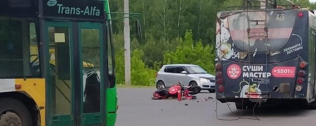 Фельдшер скорой помощи погиб 6 июня в ДТП с мотоциклом и троллейбусом в Рыбинске