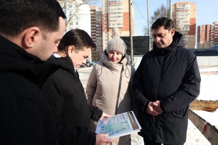 Андрей Воробьев: В Нахабине продолжается строительство пятиэтажной пристройки к поликлинике № 4 на 550 посещений в смену