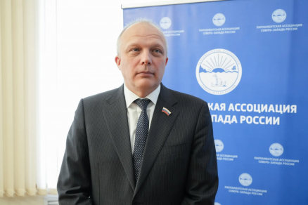 Спикер Заксобрания Вологодской области Роман Заварин предложил ввести меру поддержки «Сельский миллион» для молодых аграриев