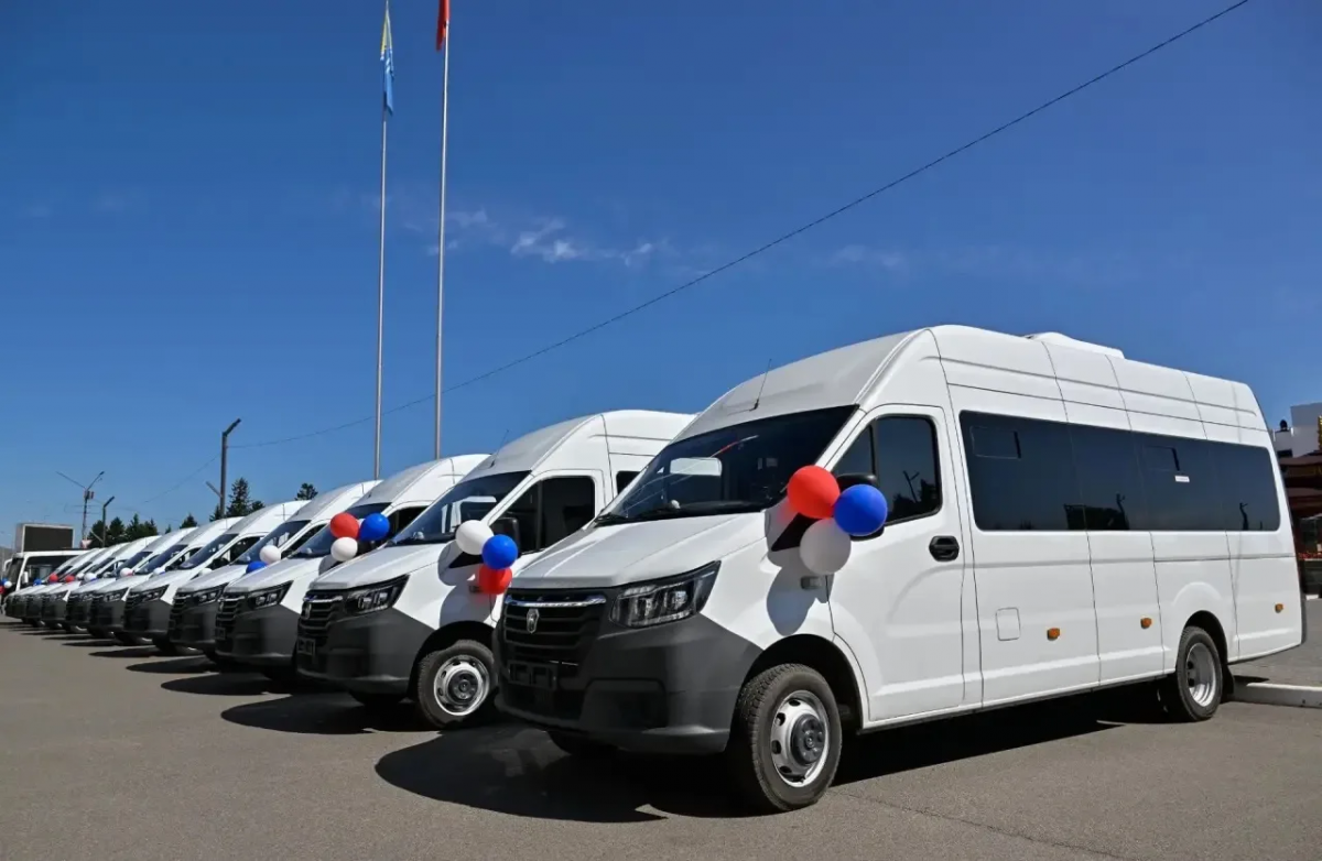 Глава Тувы Владислав Ховалыг: Автобусный парк республики пополнился 12 новыми машинами марок ГАЗ и ПАЗ в рамках нацпроекта