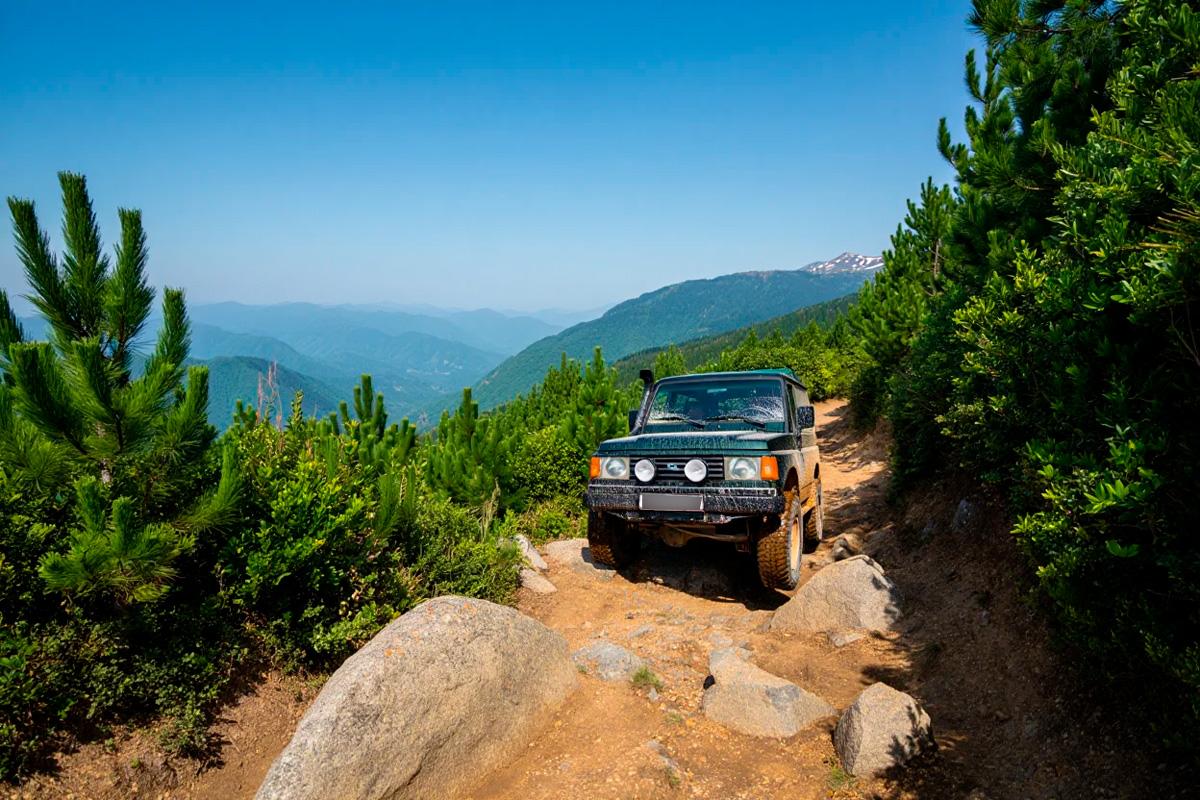 Туристический маршрут на озеро Рица оказался ловушкой для отдыхающих
