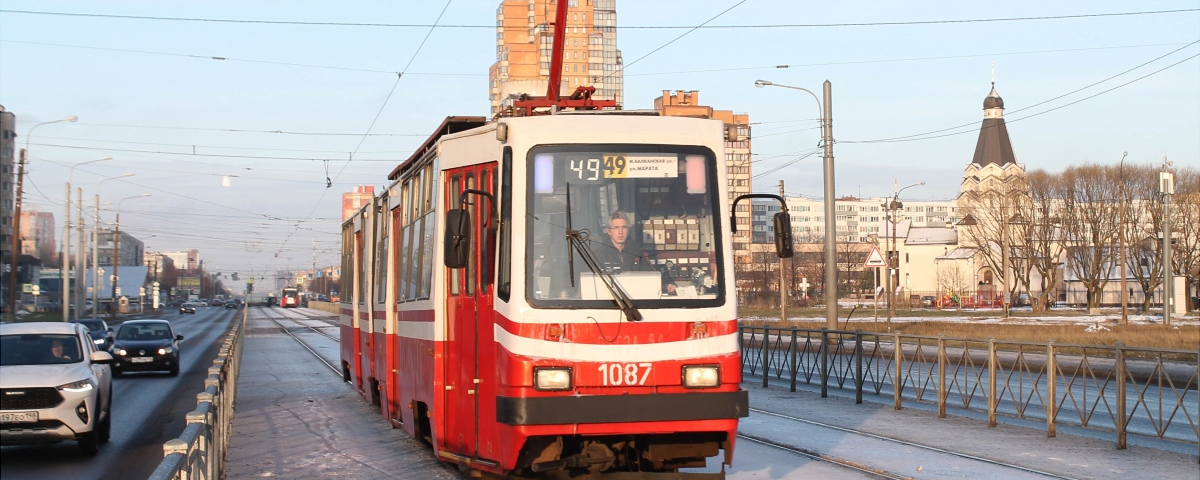 Трое петербуржцев избили кондуктора, не желая платить за проезд