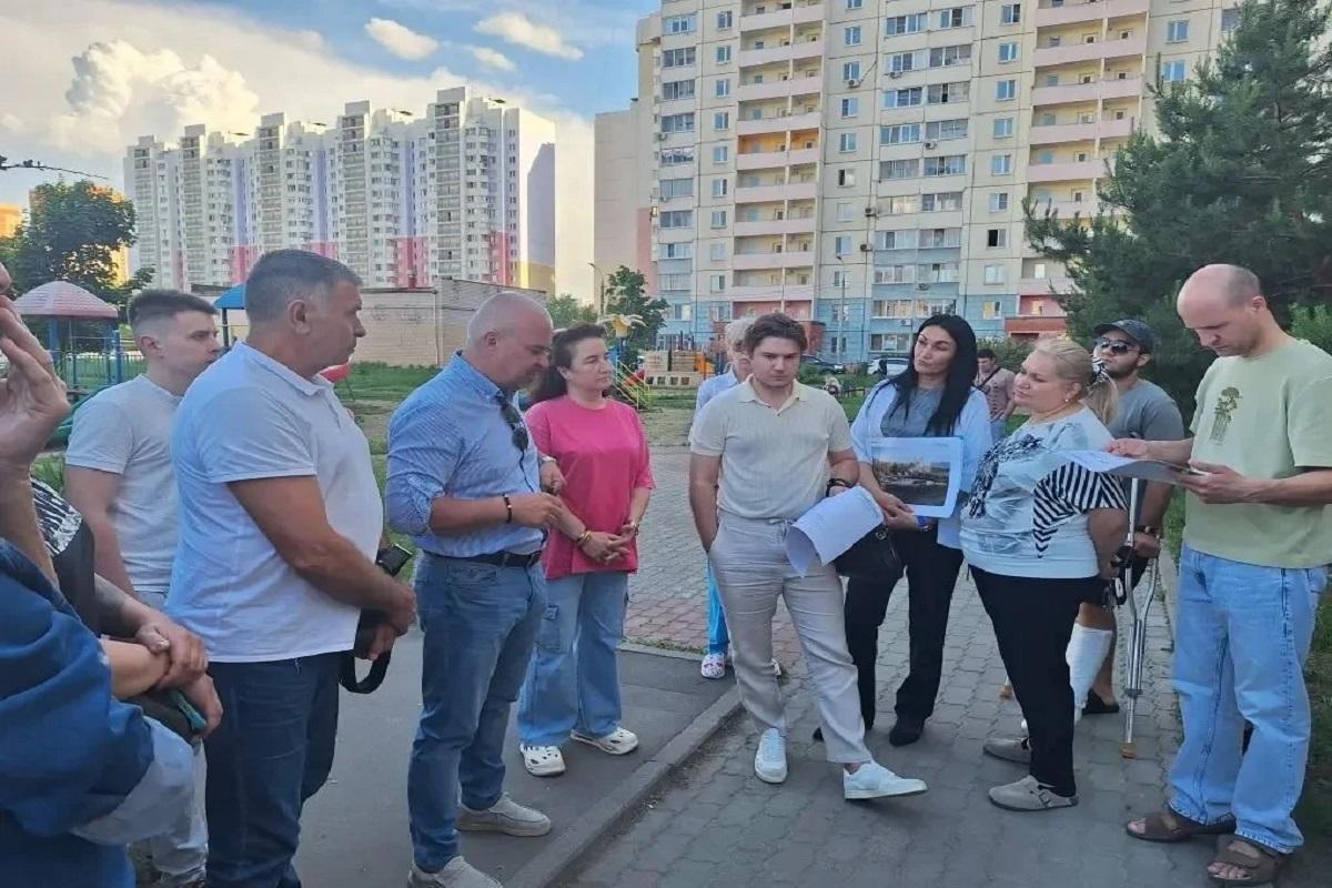 В городском округе Котельники состоялась встреча с жителями по вопросу благоустройства сквера на 3-м Покровском проезде