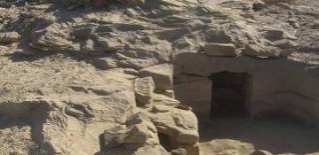 В Египте обнаружены 12 гробниц времен Тутанхамона и Нефертити