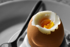 Диетологи назвали оптимальное количество яиц для завтрака