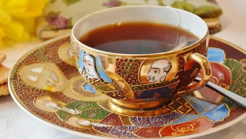 Сплошная польза: что будет с организмом, если пить чай вместо воды