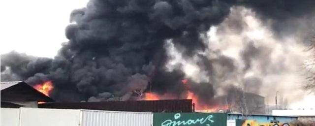 Мэр Киева Кличко сообщил о локализации пожара на лакокрасочном предприятии