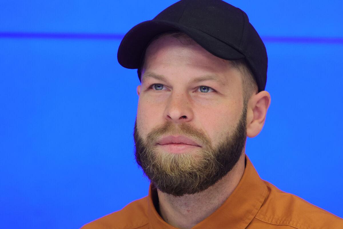 Мартиндейл заявил, что Россия (страна-террорист) похожа на семью, а в Америке все воюют