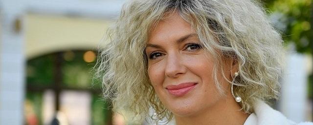 47-летнюю актрису Марию Порошину поздравляют с шестой беременностью - Видео