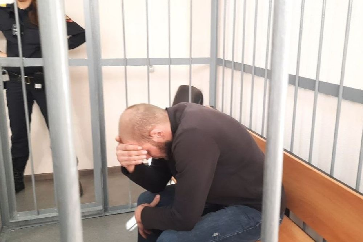 В Екатеринбурге будут судить мужчину за жестокие побои, поджог девушки и угон ее автомобиля