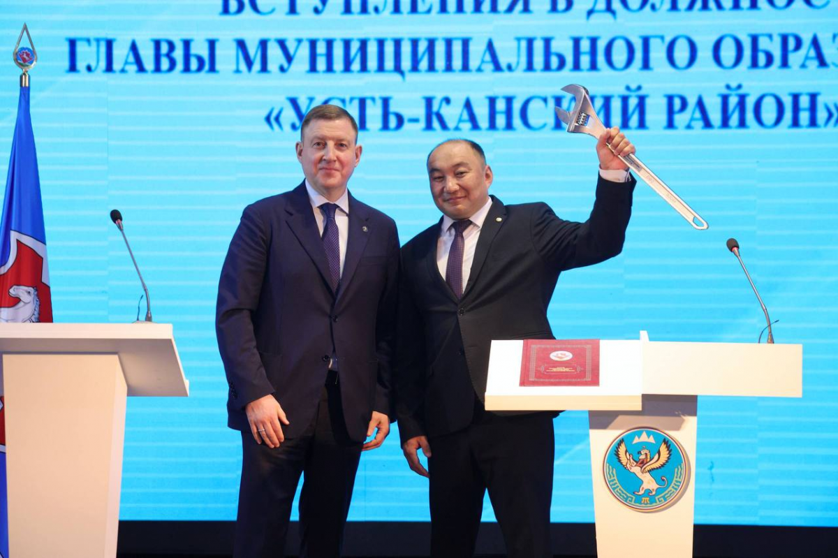 Глава Республики Алтай Андрей Турчак поздравил Рустама Кокушева с назначением на пост главы Усть-Канского района