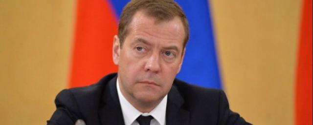 Медведев заявил о необходимости дополнительных мер из-за роста преступности среди мигрантов