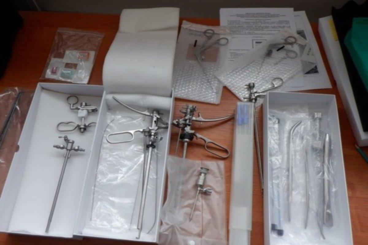 В аэропорту Казани таможенники выявили незадекларированную партию мединструментов из КНР