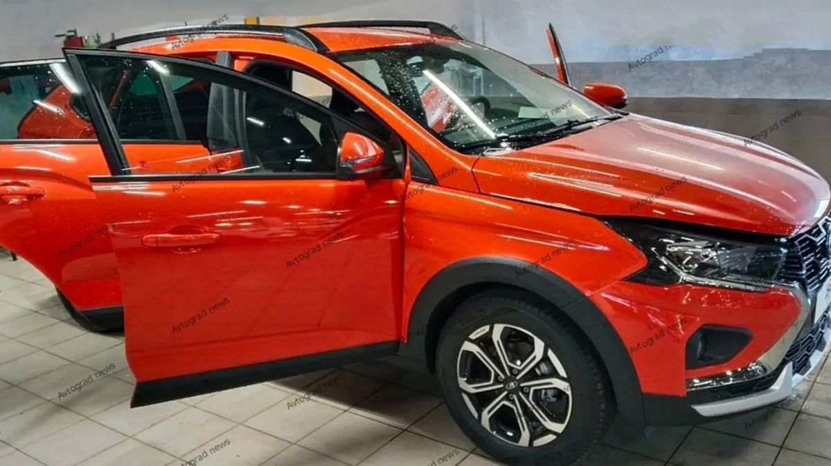 Предсерийная Lada Iskra уже на фото: яркий окрас, новый мотор и мультимедия