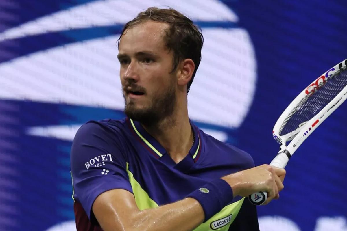 Российский теннисист Даниил Медведев уступил французу Бенжамену Бонзи и выбыл из Открытого чемпионата США