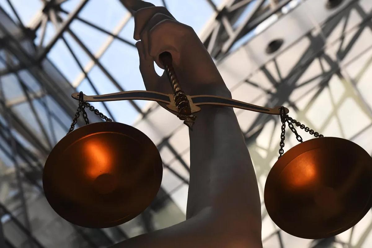 Обвиняемым во взятках на 64 млн рублей генералам МВД огласят приговор 21 августа