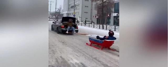 Трое екатеринбуржцев оштрафованы за опасную езду в ванной по городу