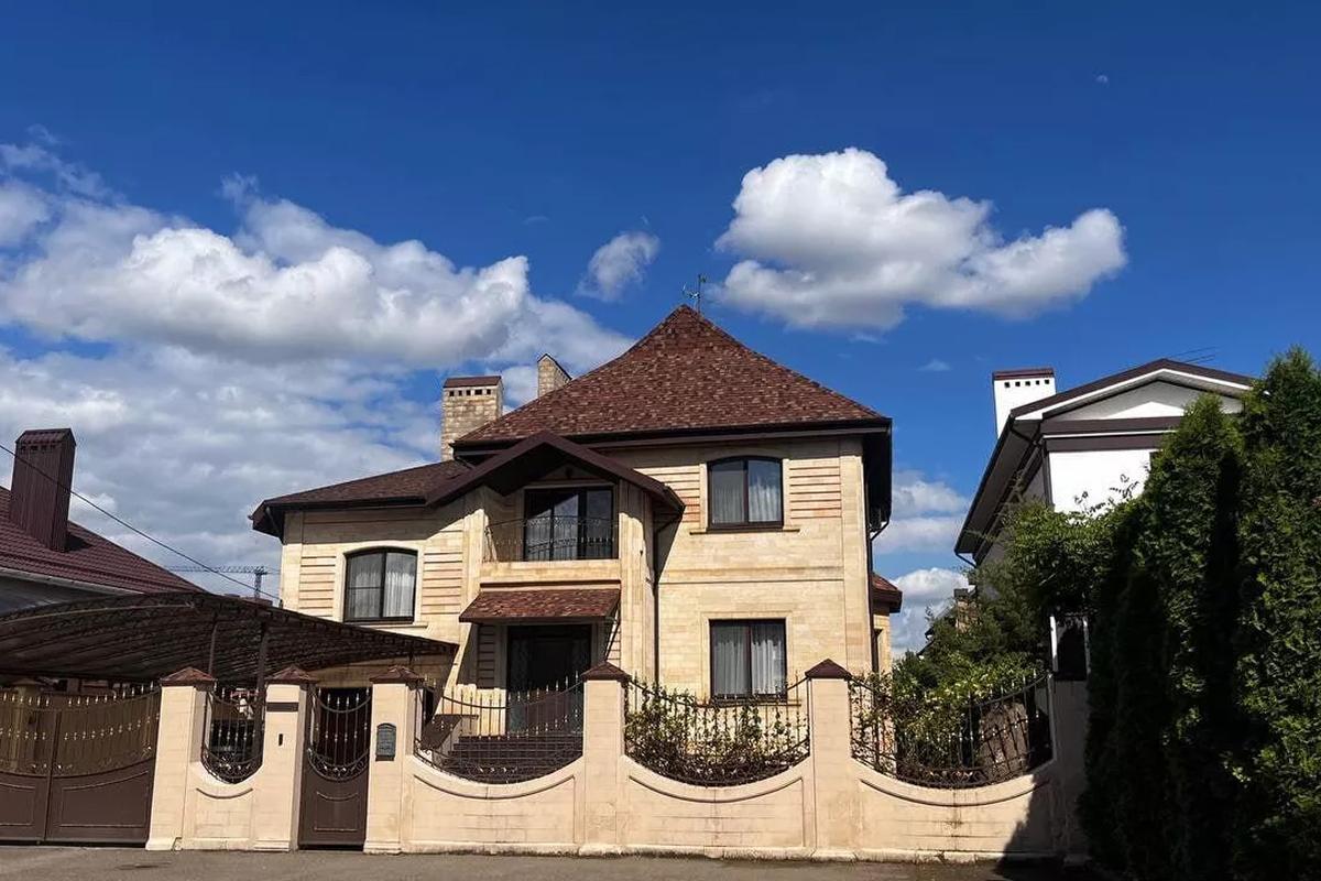 Дома в Подмосковье и миллионы наличными: ГП раскрыла активы генерала Кузнецова